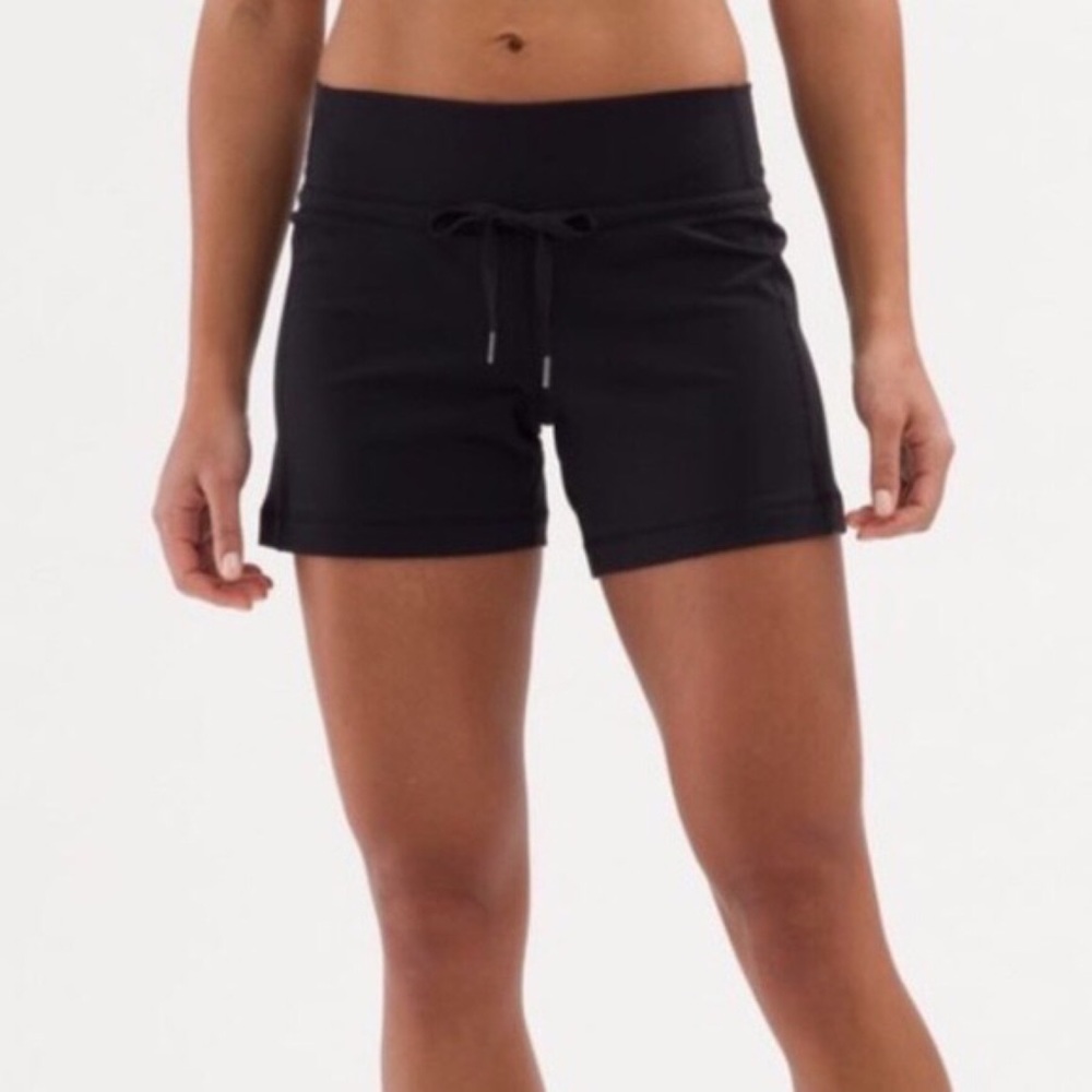 Lululemon Knock Out Short Sz 4 In Black